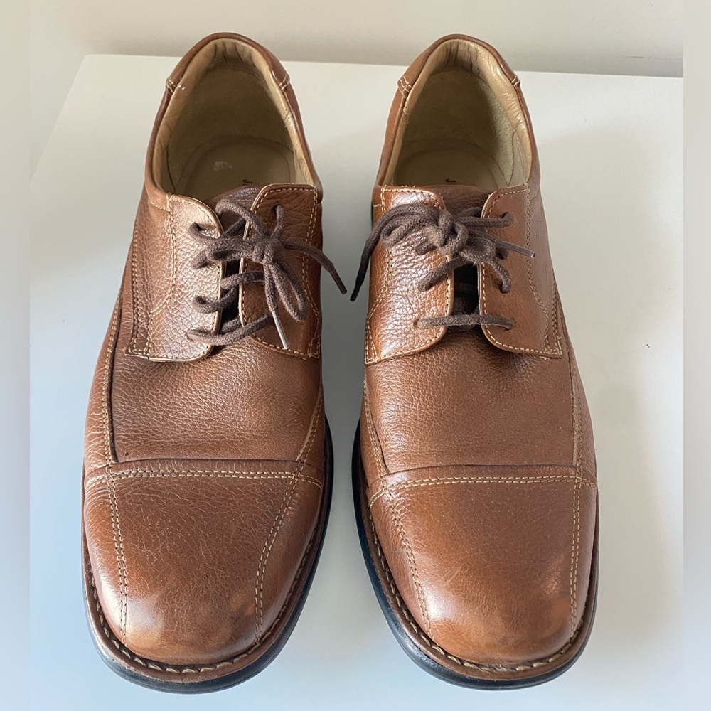 Men’s Johnston & Murphy Brown Leather Dress Shoe. Size 9M. Almost New!